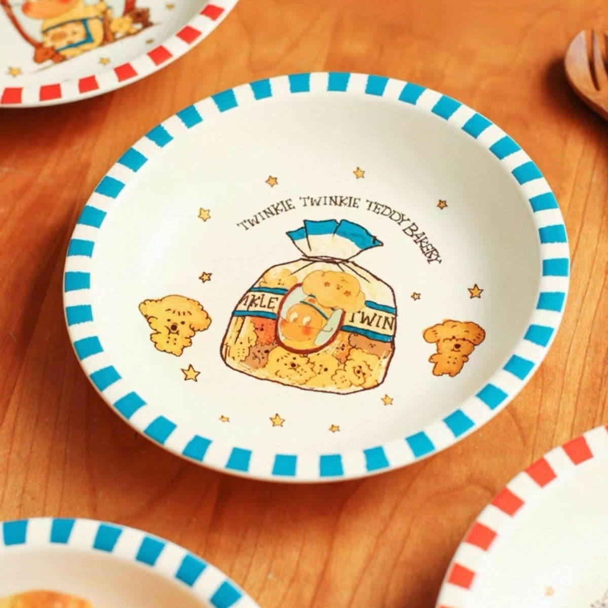 Bake Star Man striped ceramic plate