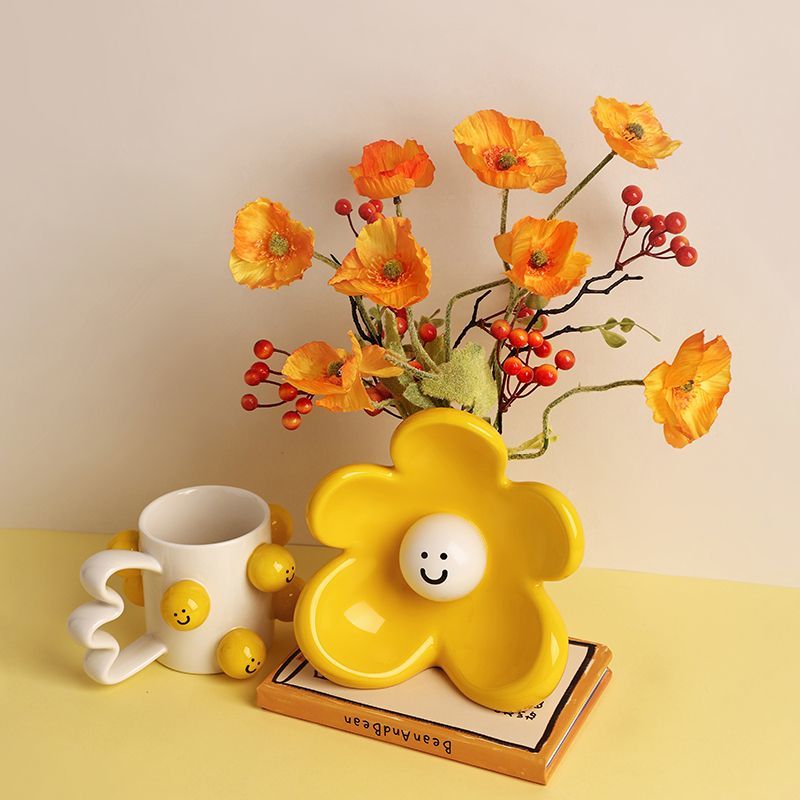 Desktop Flower Smiley Ceramic Vase
