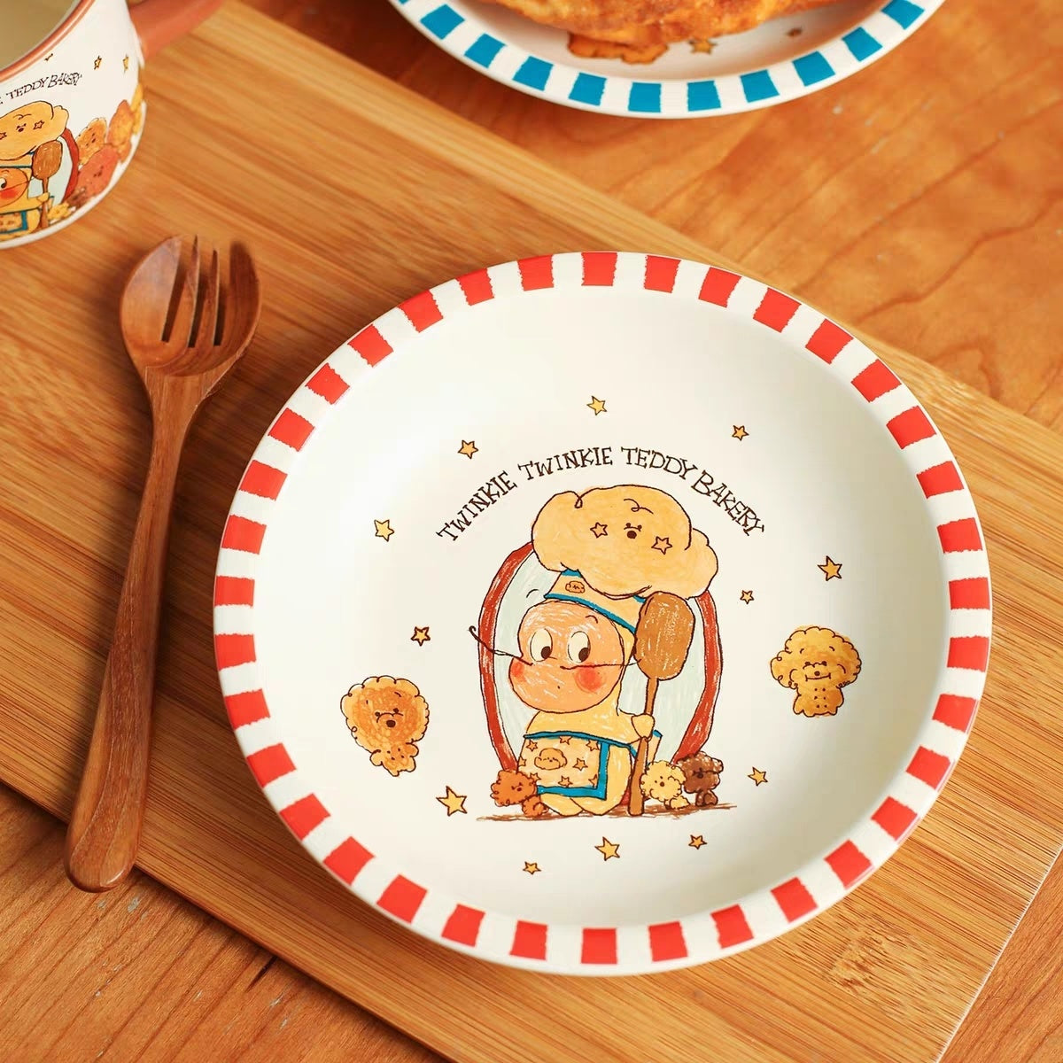 Bake Star Man striped ceramic plate