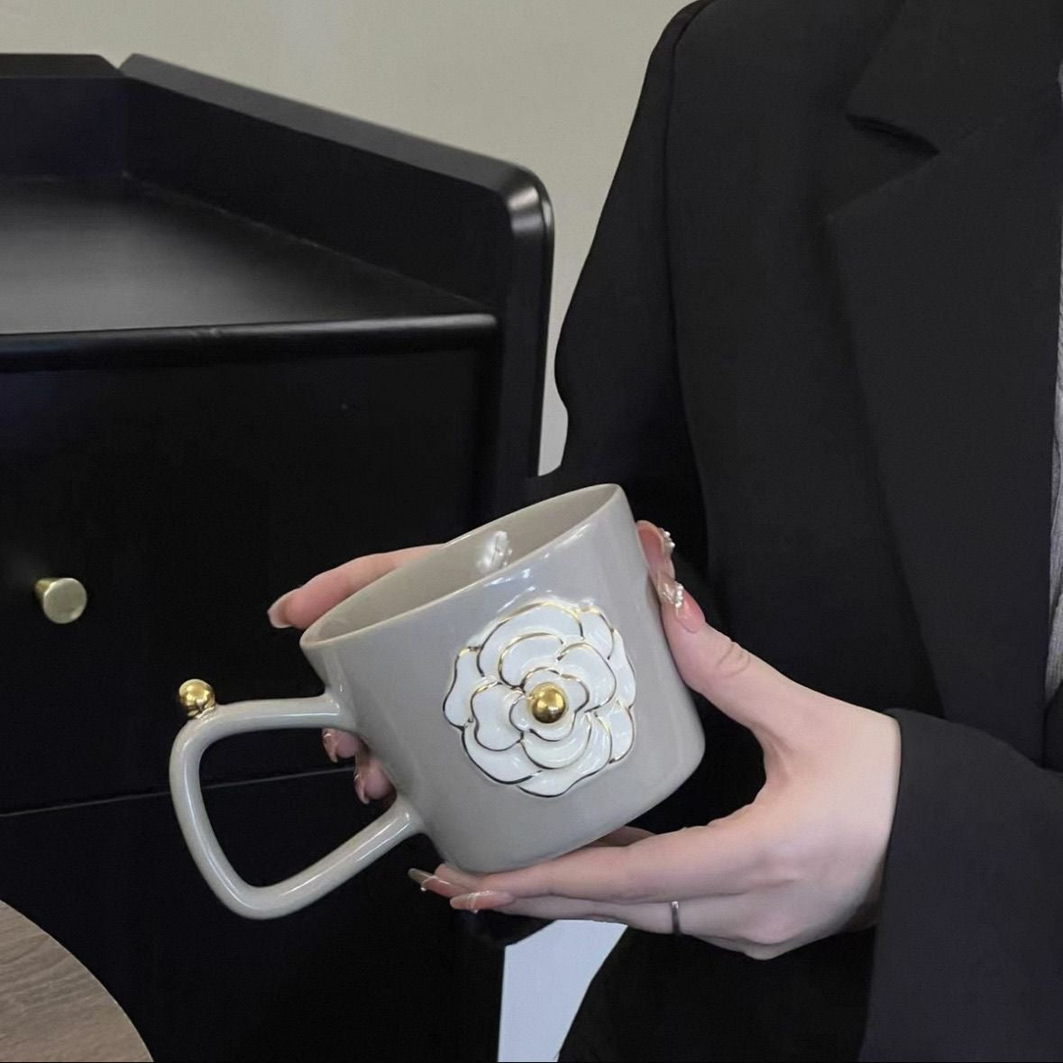 Romantic three-dimensional camellia ceramic mug