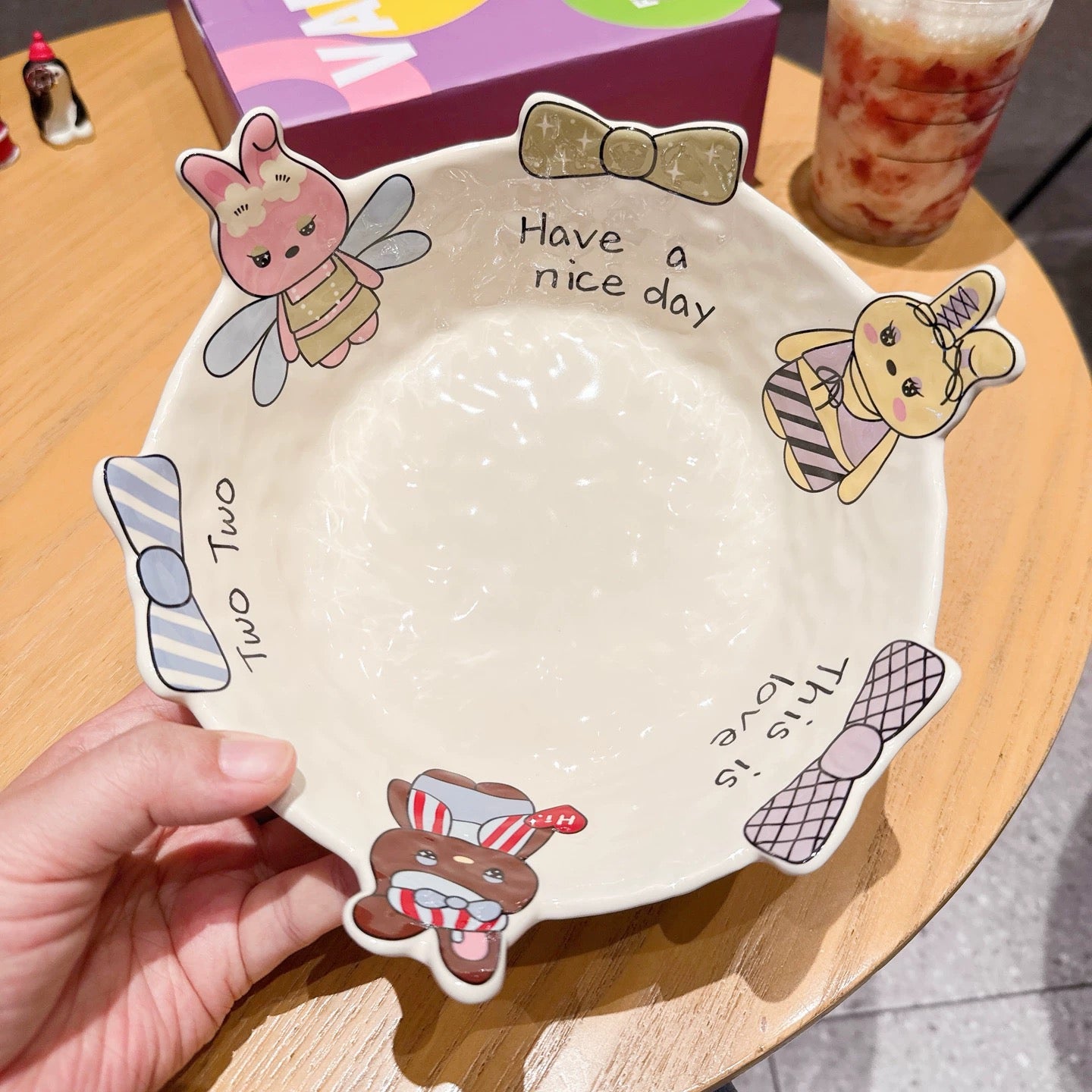 Bow rabbit salad bowl