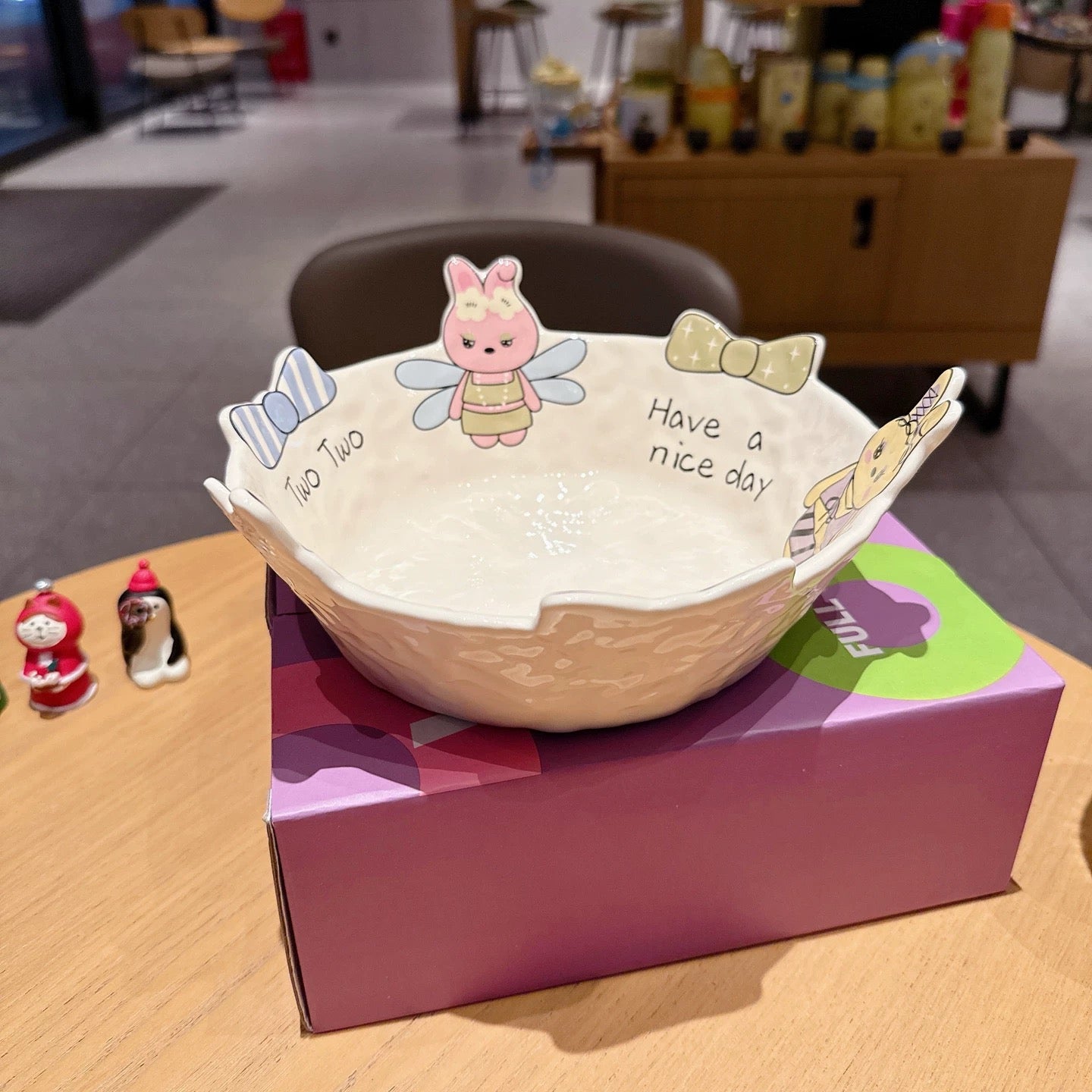 Bow rabbit salad bowl