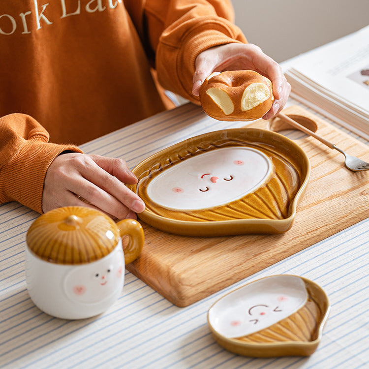 Smiling chestnut ceramic tableware