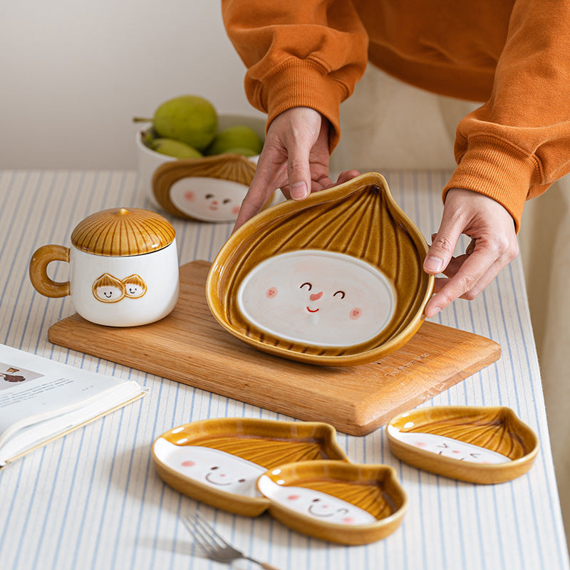 Smiling chestnut ceramic tableware